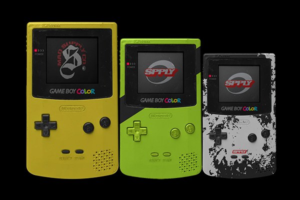 【PS样机】老式复古仿旧趣玩任天堂CRT显示游戏机PSD模型样机 Gameboy Color Photoshop Mockup – Mad Supply Co